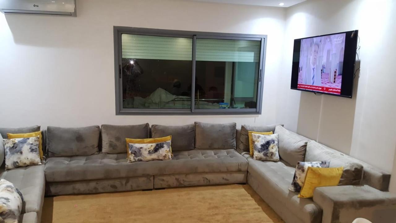Champs Elysee Apartment *